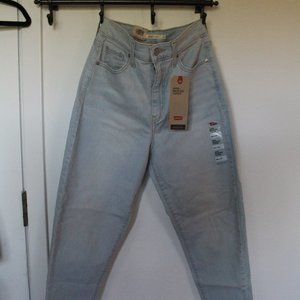 Levi's High Waisted Taper Jeans